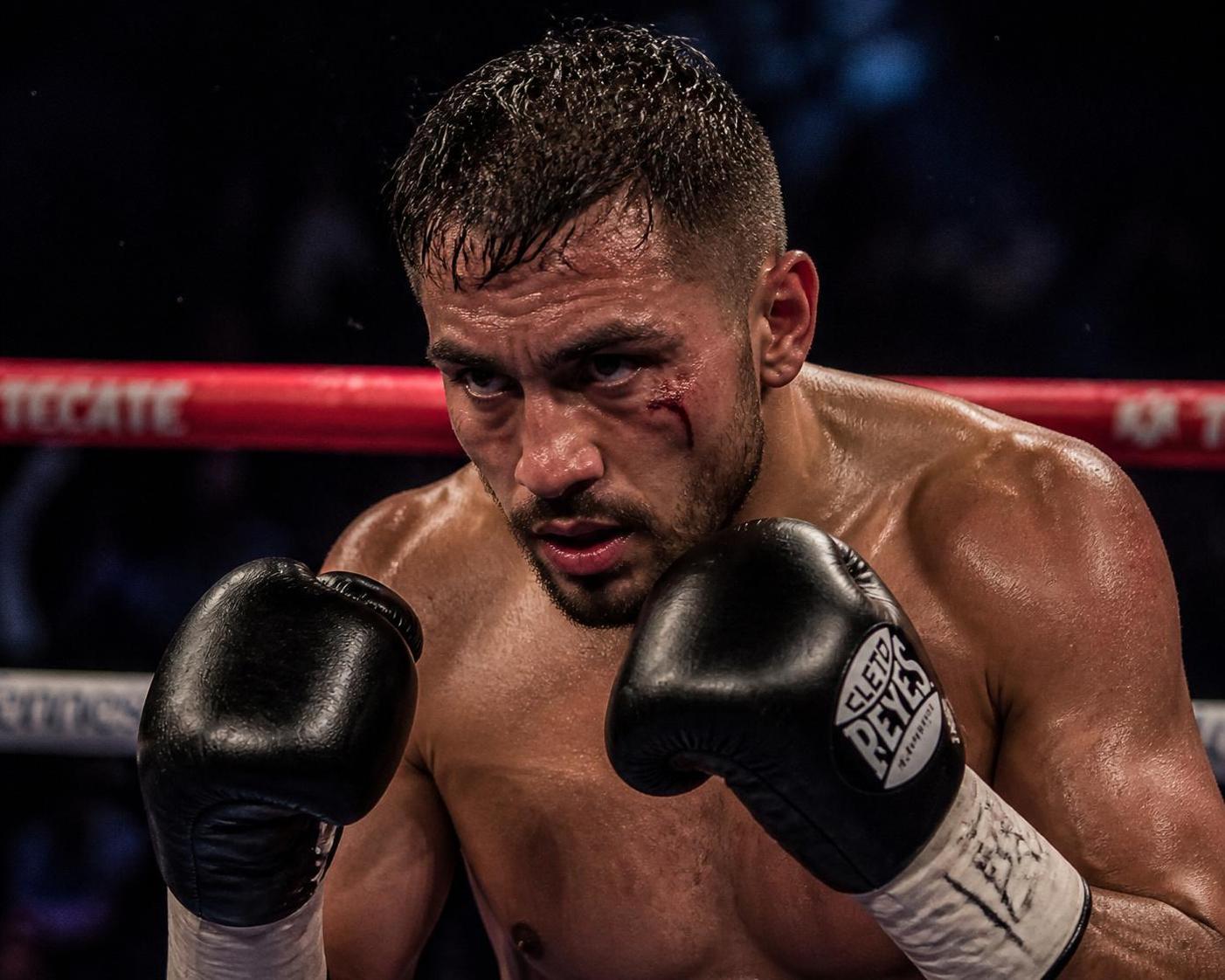 découvrez comment bakary samaké, invaincu en 19 combats, a subi sa première défaite professionnelle en boxe, mettant fin à une série impressionnante.