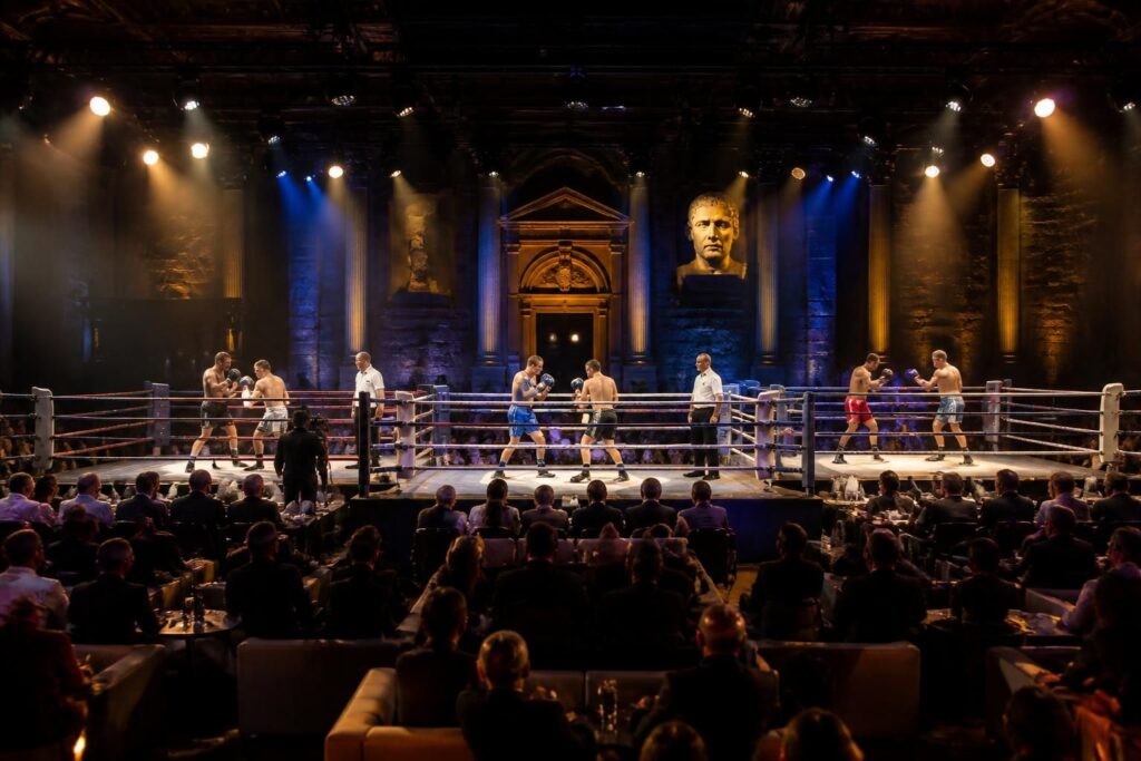 assistez à un gala d'exception à saint-malo avec trois combats de boxe anglaise en hommage à jacques dugénie, une soirée sportive et mémorable à ne pas manquer.