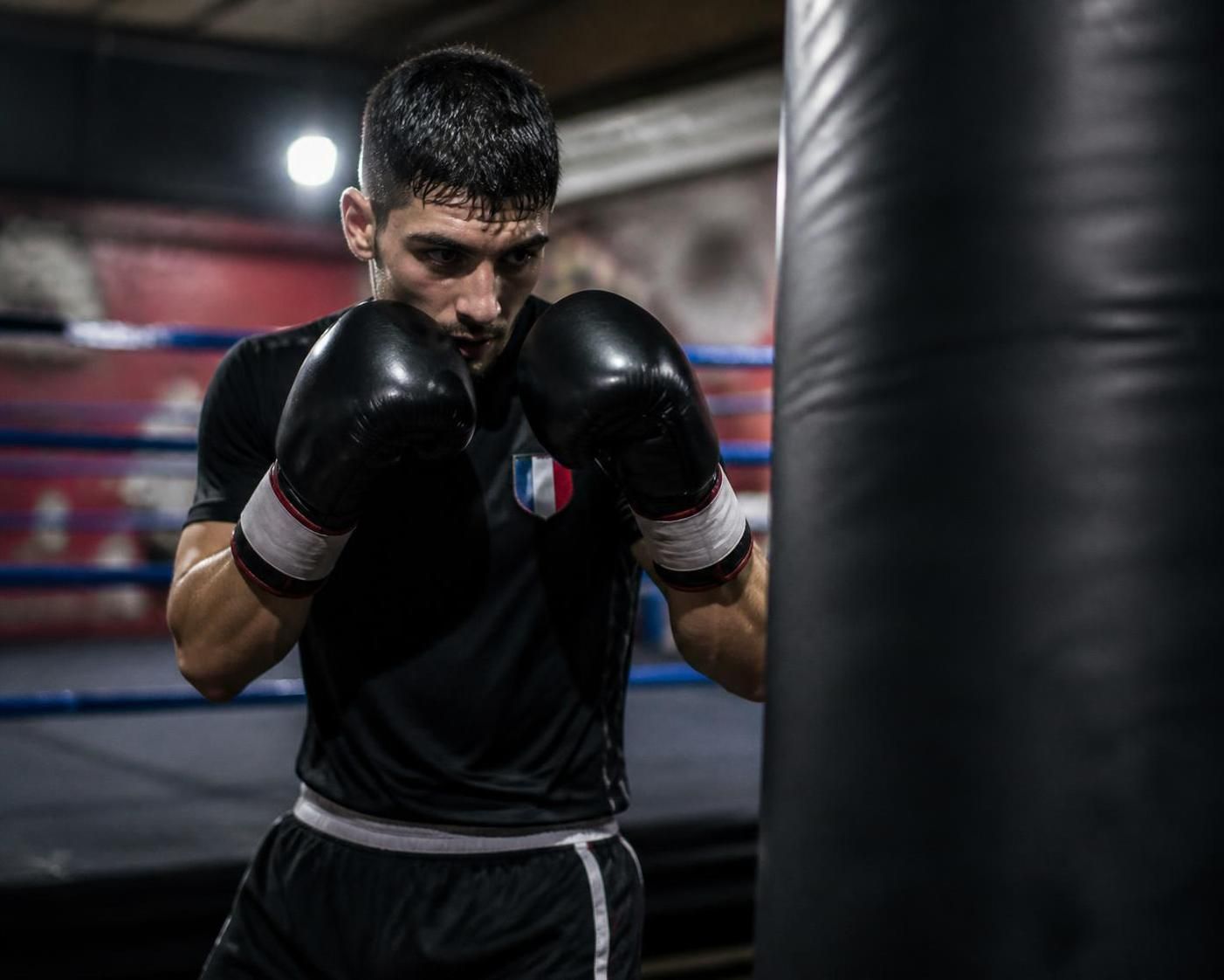 suivez les temps forts et les dernières actualités de la boxe sur la quatrième page. découvrez analyses, résultats et événements incontournables de ce sport passionnant.