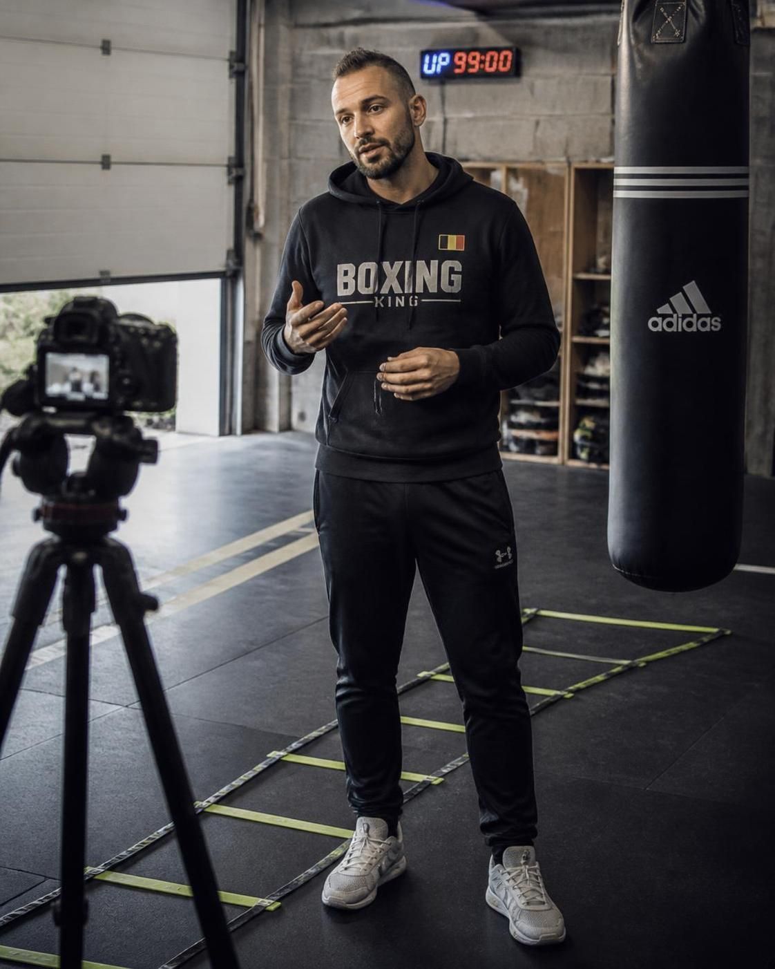 découvrez l'histoire inspirante de jonathan male jordao, créateur de contenu et ambassadeur wbc, et comment sa première rencontre avec mike a transformé sa vie et sa carrière.